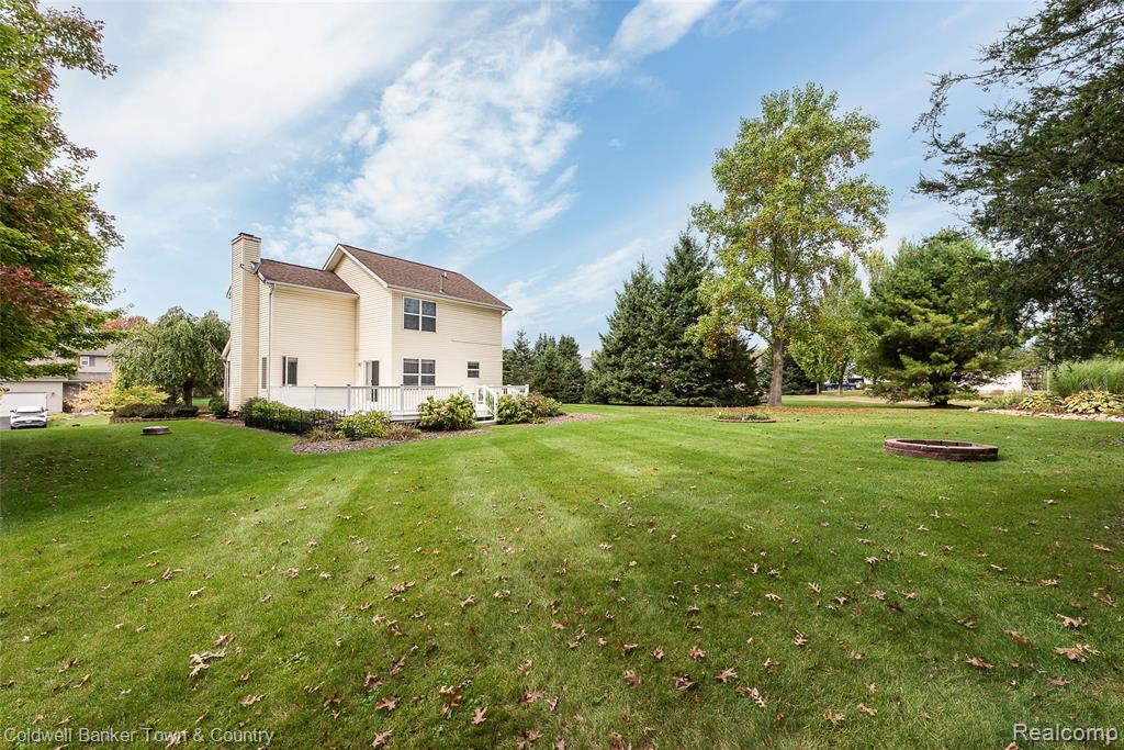 9344 Huron Park Drive, Brighton, MI 48116 — Photo 38