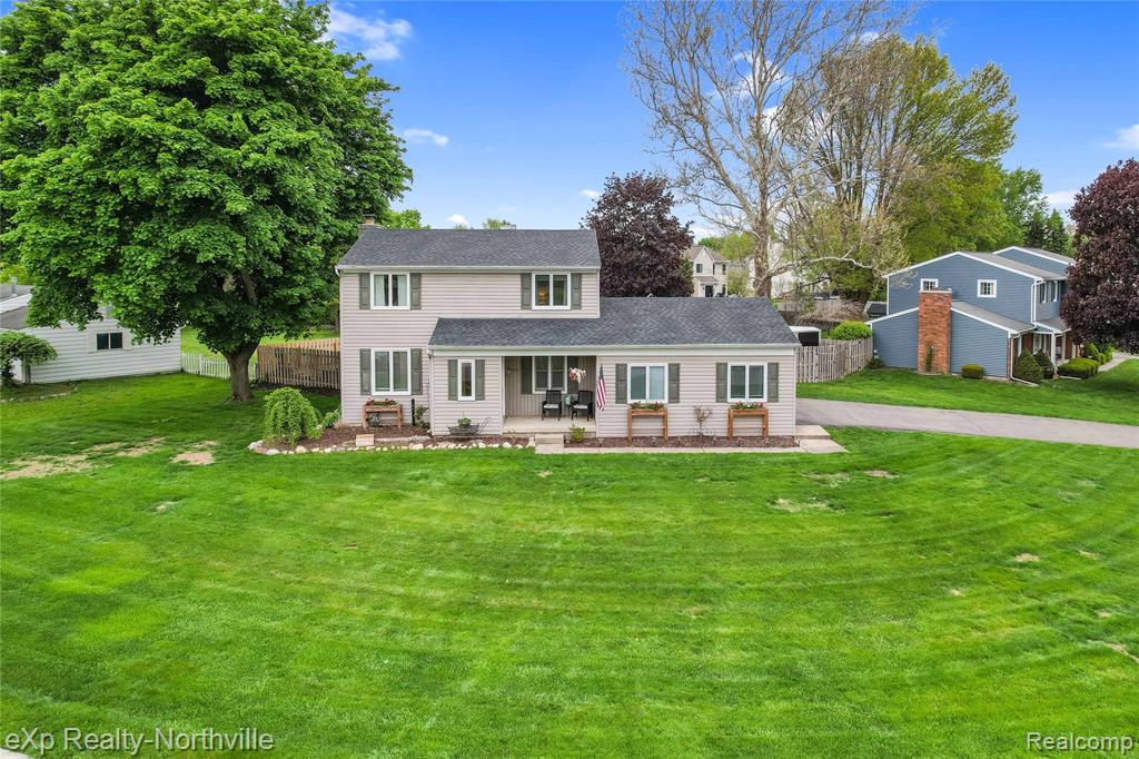 1929 Hopkins Drive, Wixom, MI 48393 — Photo 2