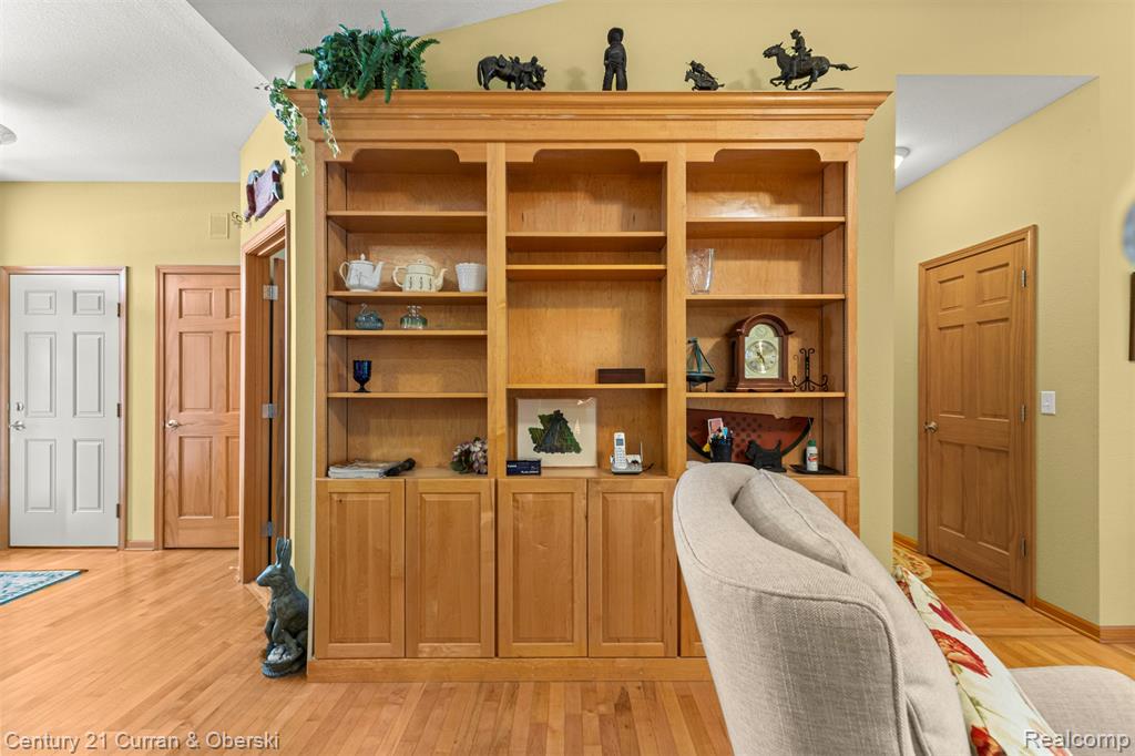 6858 Yorktown Place, Temperance, MI 48182 — Photo 18