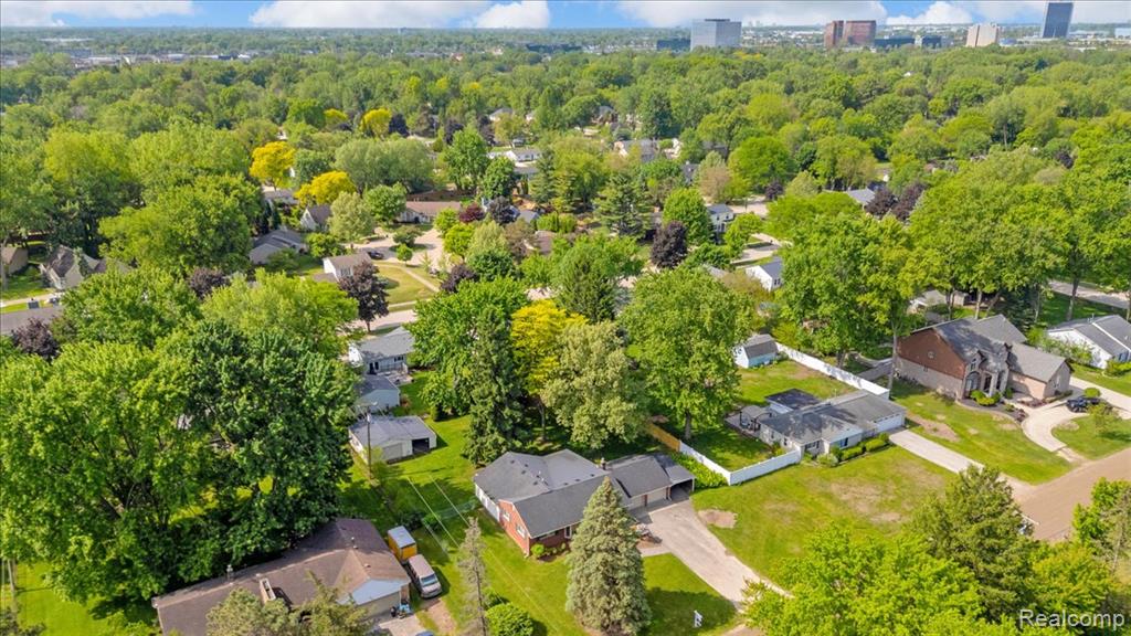 778 Troywood Drive, Troy, MI 48083 — Photo 38