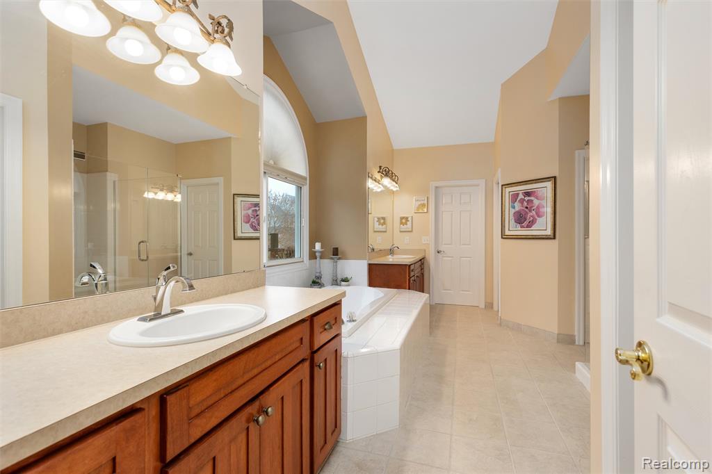 4618 Waterbury Drive, Clarkston, MI 48348 — Photo 25