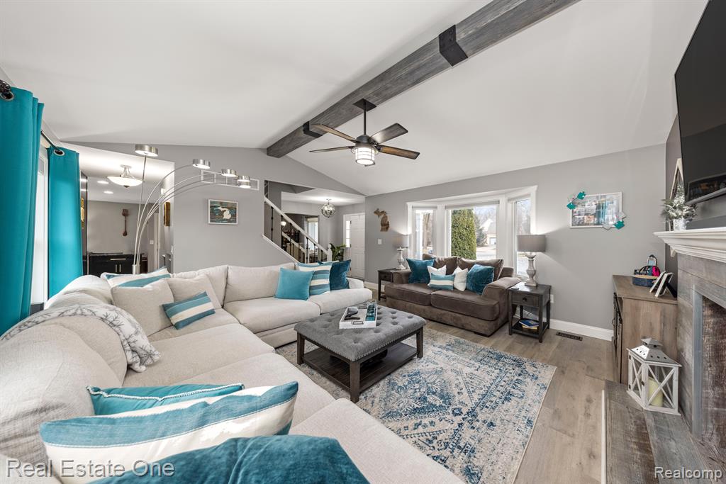 4083 W MAPLE Road, Wixom, MI 48393 — Photo 9