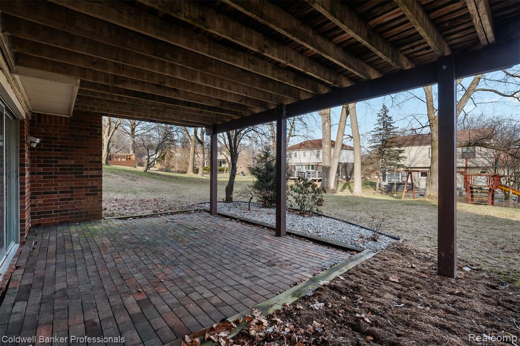 4347 Apple Valley Lane, West Bloomfield, MI 48323 — Photo 42