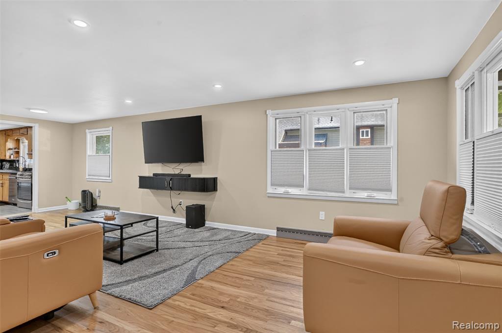 420 N Main Street, Almont, MI 48003 — Photo 12