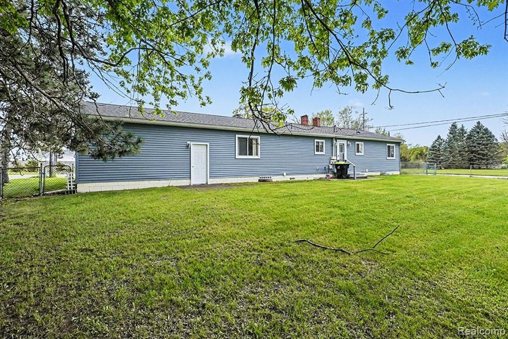 4987 E M 36, Pinckney, MI 48169 — Photo 24