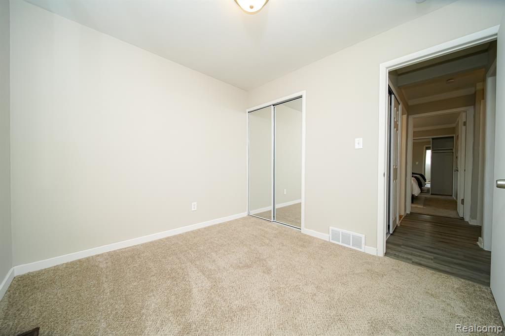 30644 HAYES Road, Roseville, MI 48066 — Photo 49