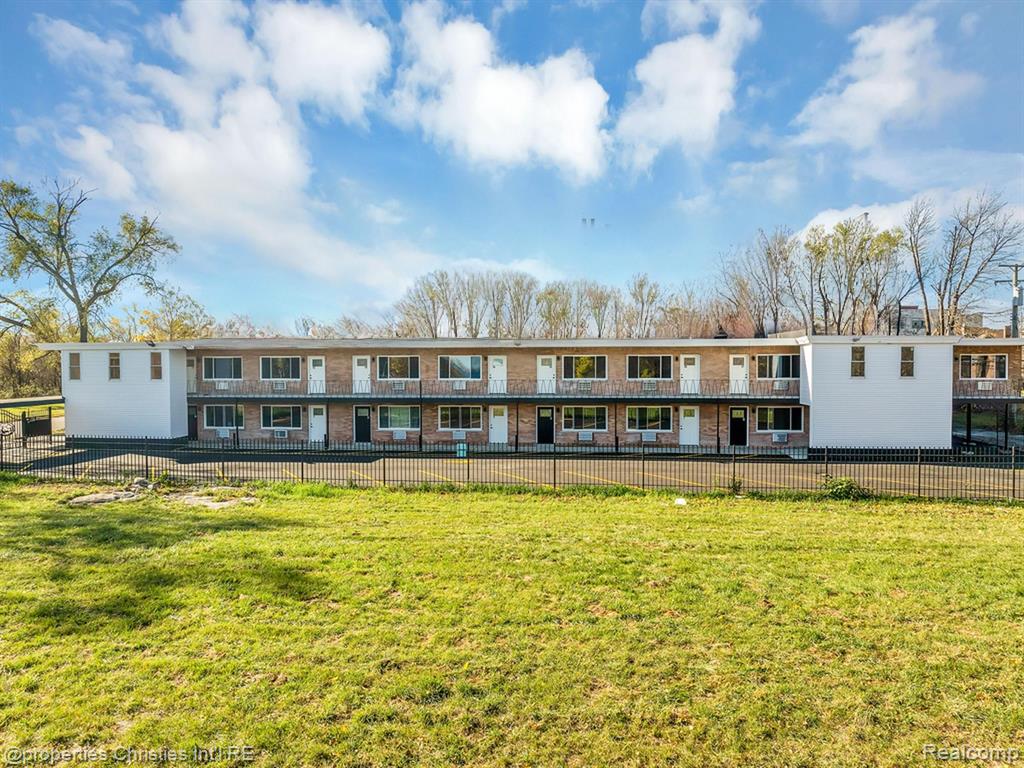 44 HIGHLAND Street, Highland Park, MI 48203 — Photo 29