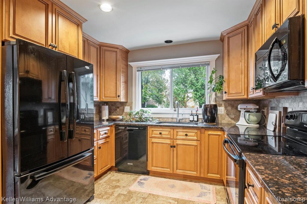 43924 ORLEANS, Canton, MI 48187 — Photo 11