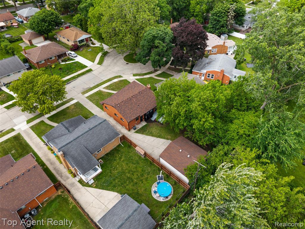 24300 Seneca Street, Oak Park, MI 48237 — Photo 48