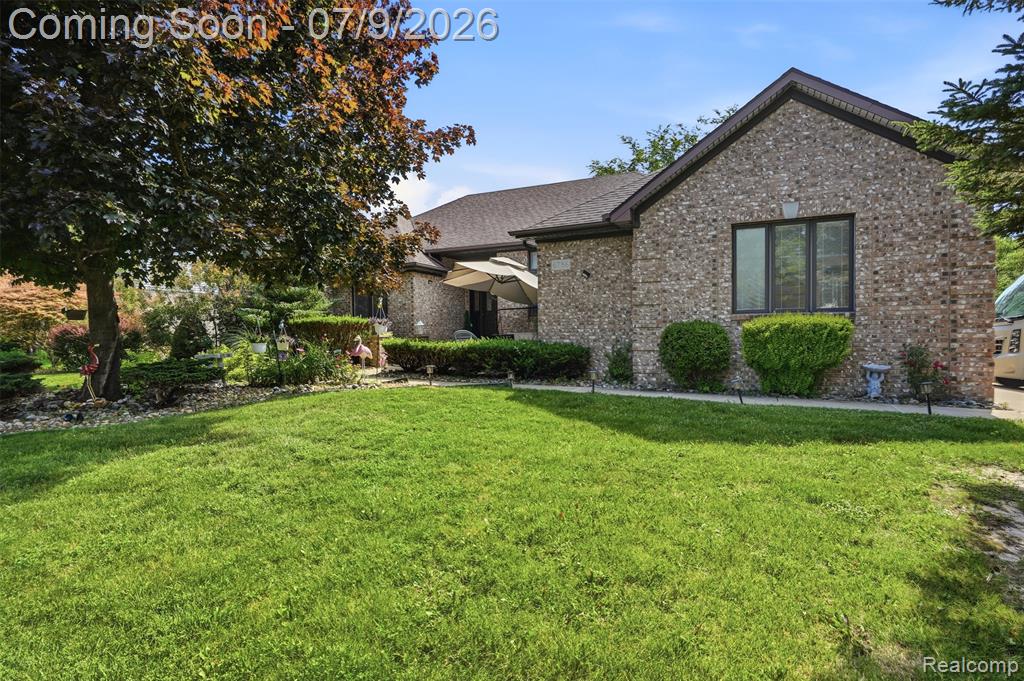 6786 Jasmine Drive, Troy, MI 48098 — front exterior