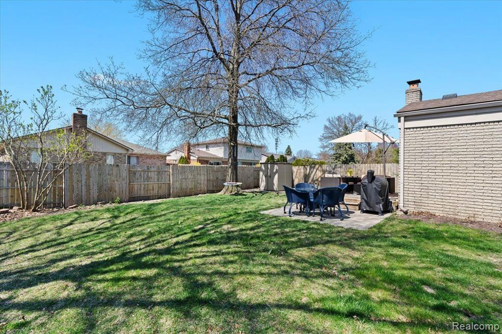 46433 Plum Grove Drive, Macomb, MI 48044 — Photo 32