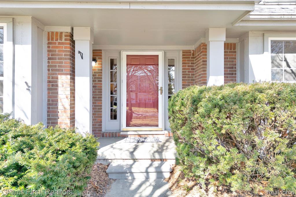 46408 DOUBLETREE Road, Canton, MI 48187 — Photo 5