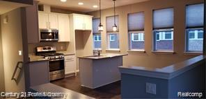 42 Kalter, Troy, MI 48098 — Photo 2