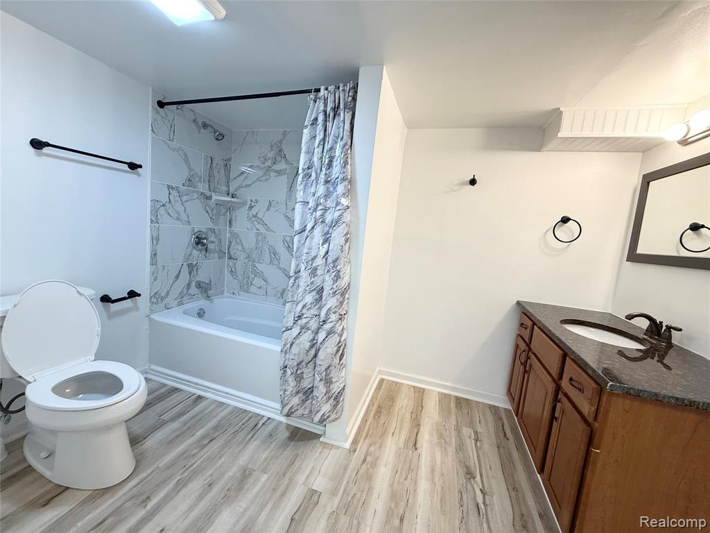 39613 Village Wood Ln, Novi, MI — Photo 28