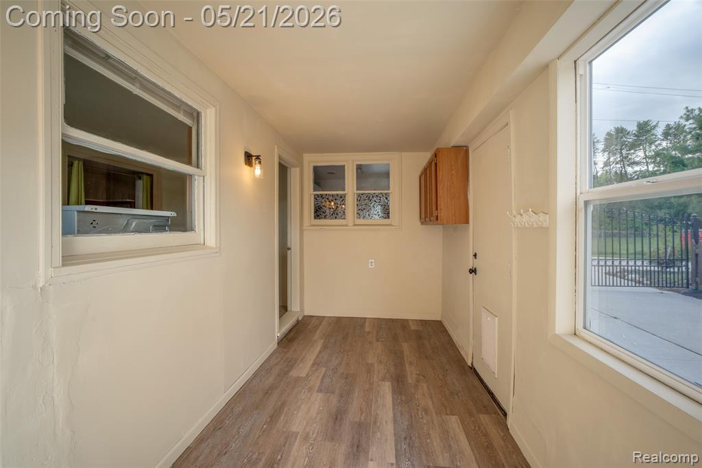 420 Wellsboro Street, Walled Lake, MI 48390 — Photo 20