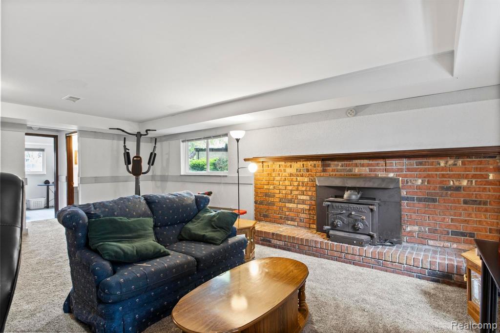 5645 WEDGEWOOD Road, Canton, MI 48187 — Photo 24
