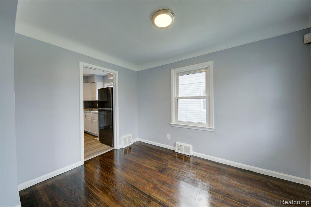 21425 MITCHELLDALE Avenue, Ferndale, MI 48220 — Photo 12