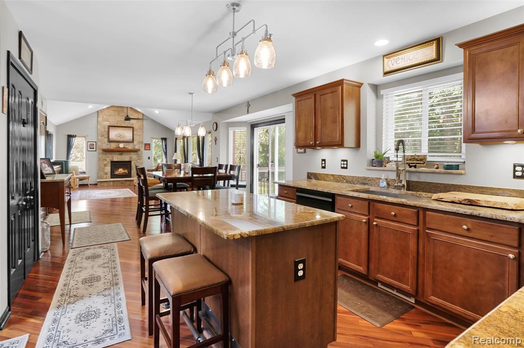 30182 Magnolia Dr Magnolia Drive, New Hudson, MI 48165 — Photo 17