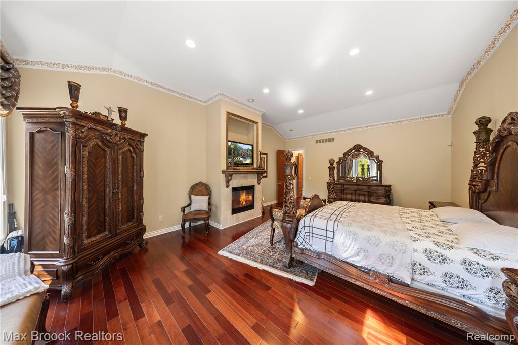 5679 Branford Drive, West Bloomfield, MI — Photo 29