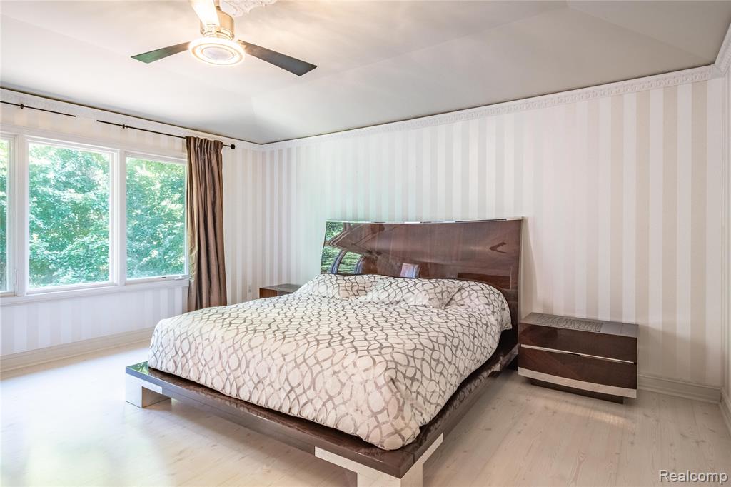 4575 Forest Edge Lane N, West Bloomfield, MI 48323 — Photo 43