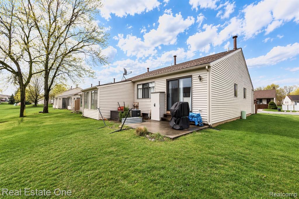 62072 York town Drive, 1, South Lyon, MI 48178 — Photo 13