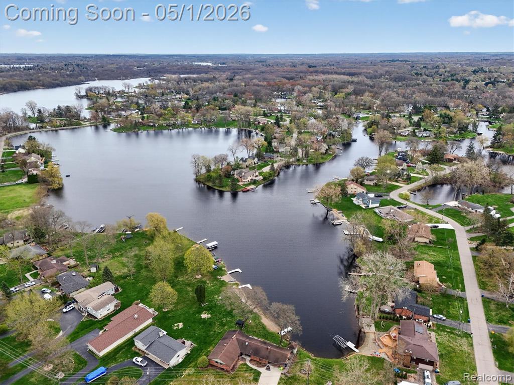 7117 Capri Drive, White Lake, MI 48383 — Photo 40