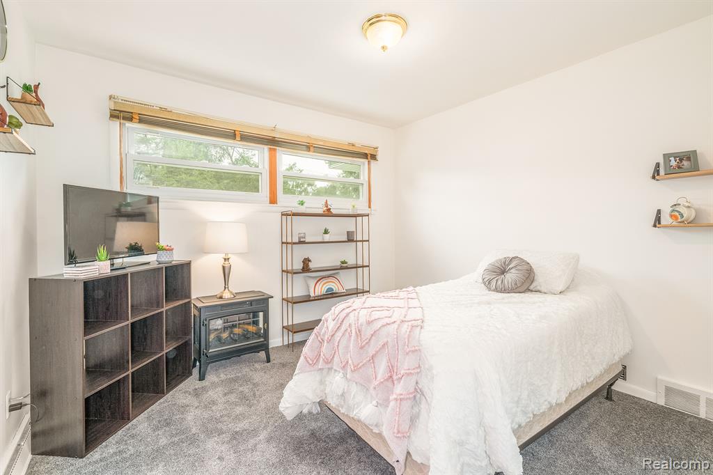 611 N IVANHOE Avenue, Ypsilanti, MI 48198 — Photo 20