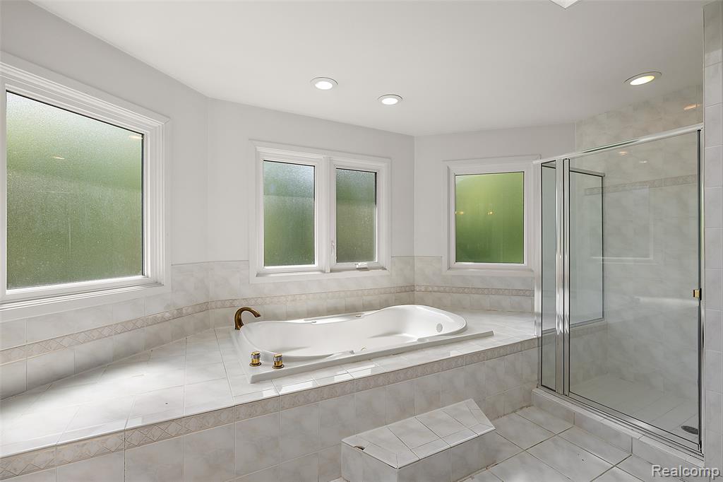 6358 Golden Lane, West Bloomfield, MI — Photo 24