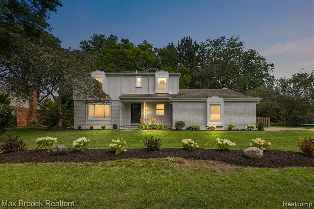 5362 Hertford Drive, Troy, MI 48085 — front exterior