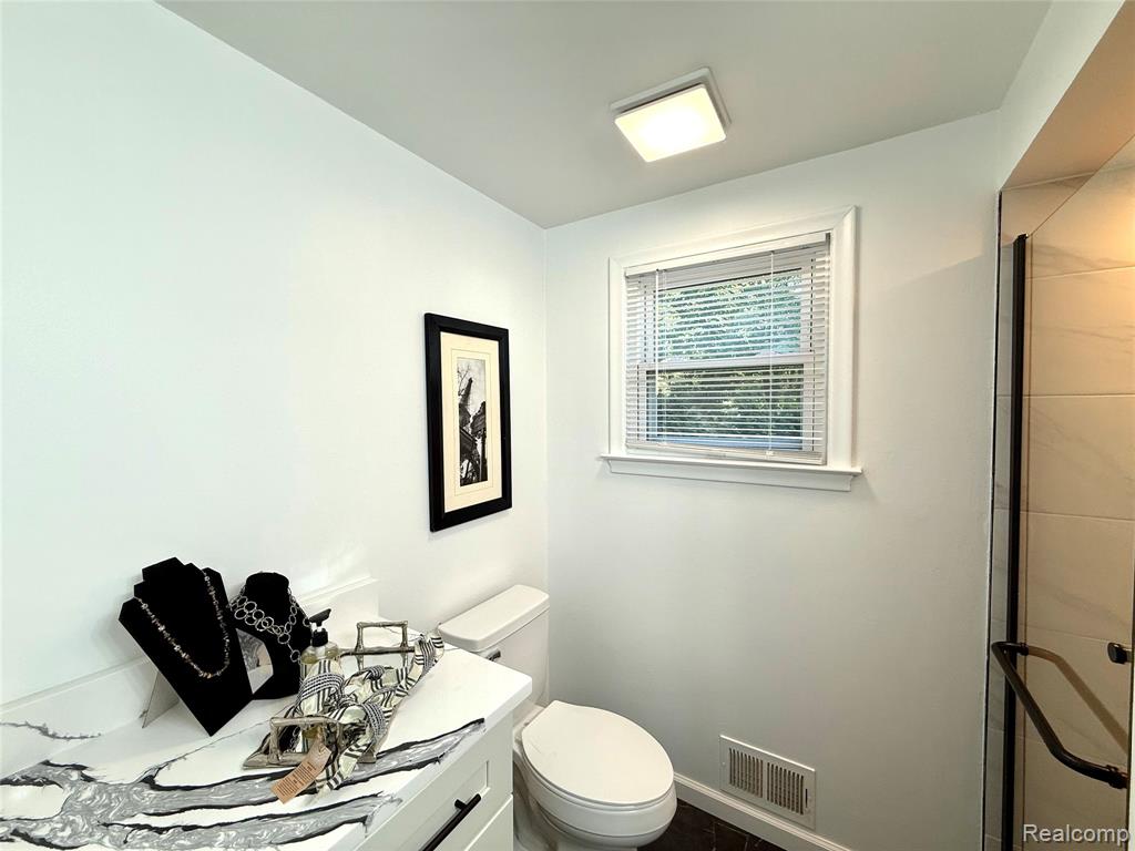 38552 Macintosh Court, Clinton Twp, MI 48036 — Photo 57
