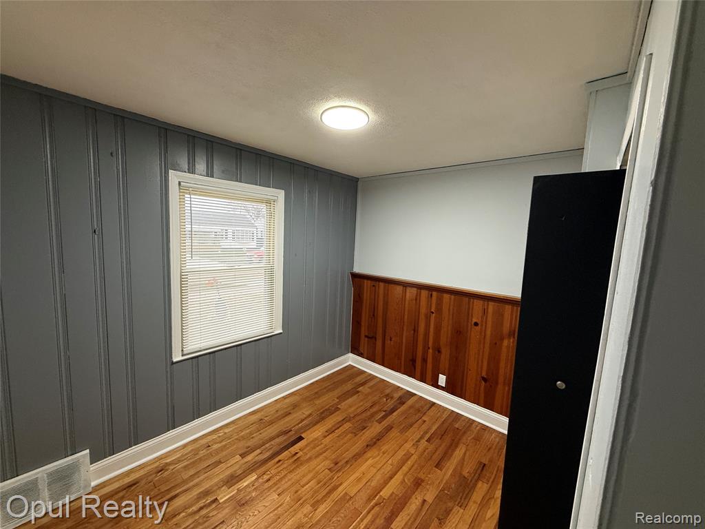 2084 New York Avenue, Lincoln Park, MI 48146 — Photo 12