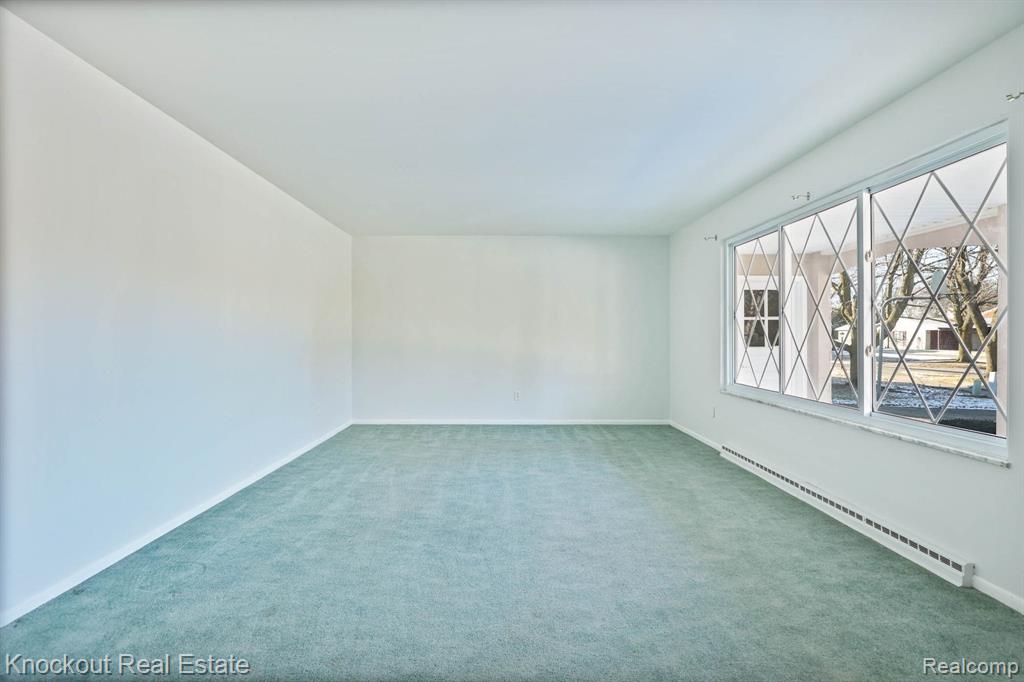 409 FRANCONIAN Drive E, Frankenmuth, MI 48734 — Photo 5