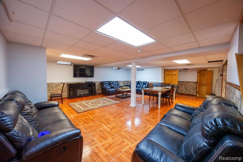 5858 Reuter Street, Dearborn, MI 48126 — Photo 36