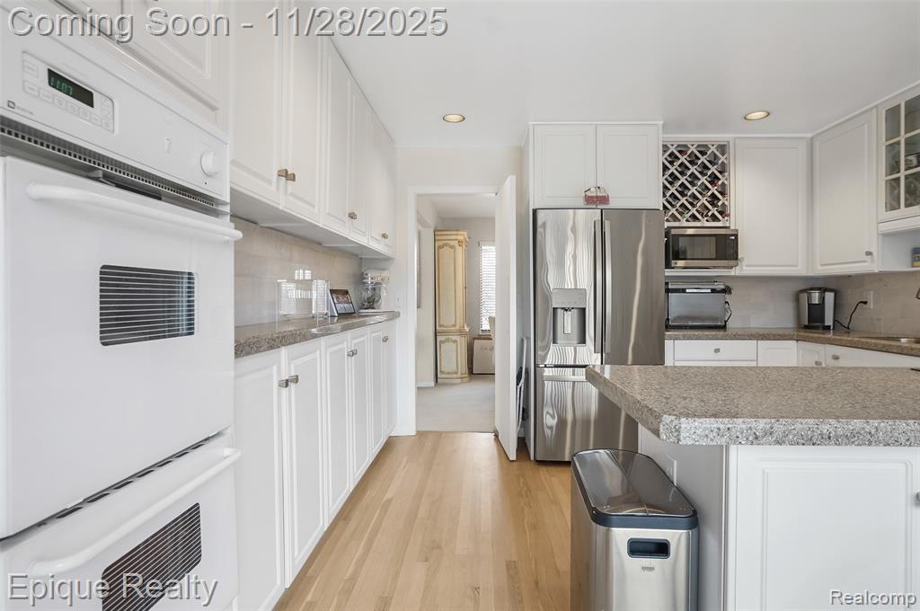 2164 Bordeaux Street, West Bloomfield, MI, 48323