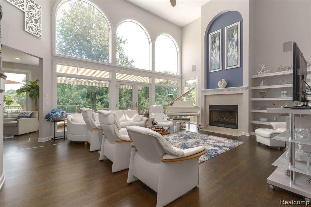 4425 ISLAND VIEW Drive, Waterford, MI 48328 — Photo 9