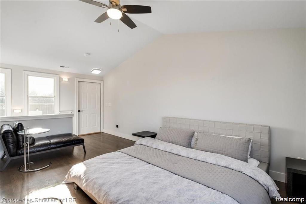 642 W 11 MILE Road, Royal Oak, MI 48067 — Photo 19