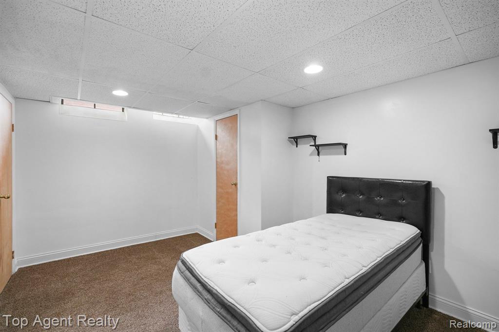 445 LEXINGTON Drive, Rochester Hills, MI 48307 — Photo 36