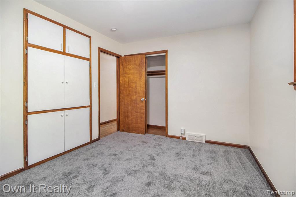 27619 California Drive SW, Southfield, MI 48076 — Photo 15
