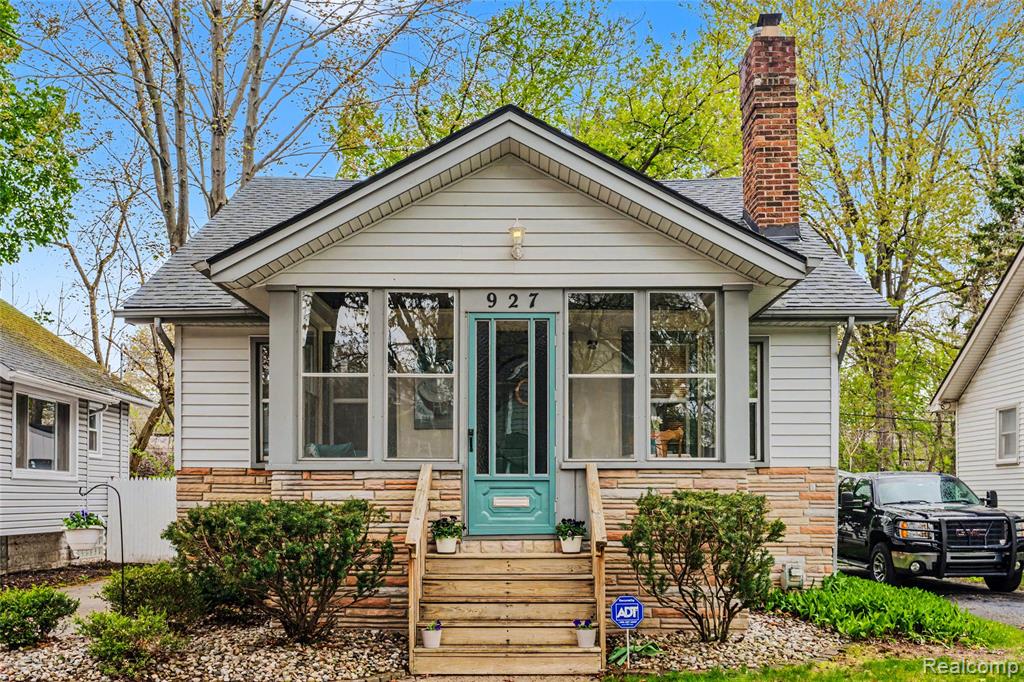 927 N Maple Avenue, Royal Oak, MI 48067 — front exterior