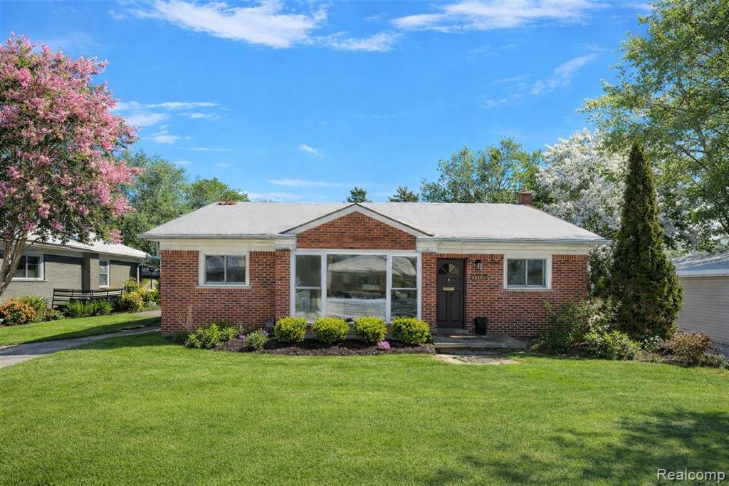 31060 E Rutland Street, Beverly Hills, MI 48025 — Photo 2