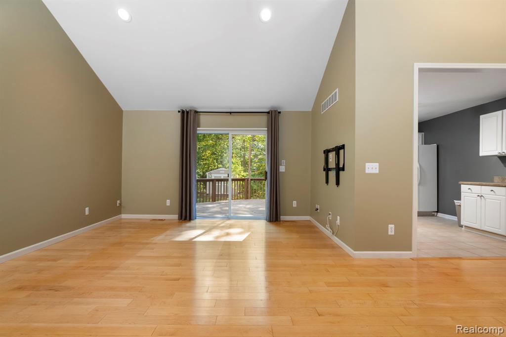 9438 Appleview Court, Brighton, MI 48116 — Photo 14