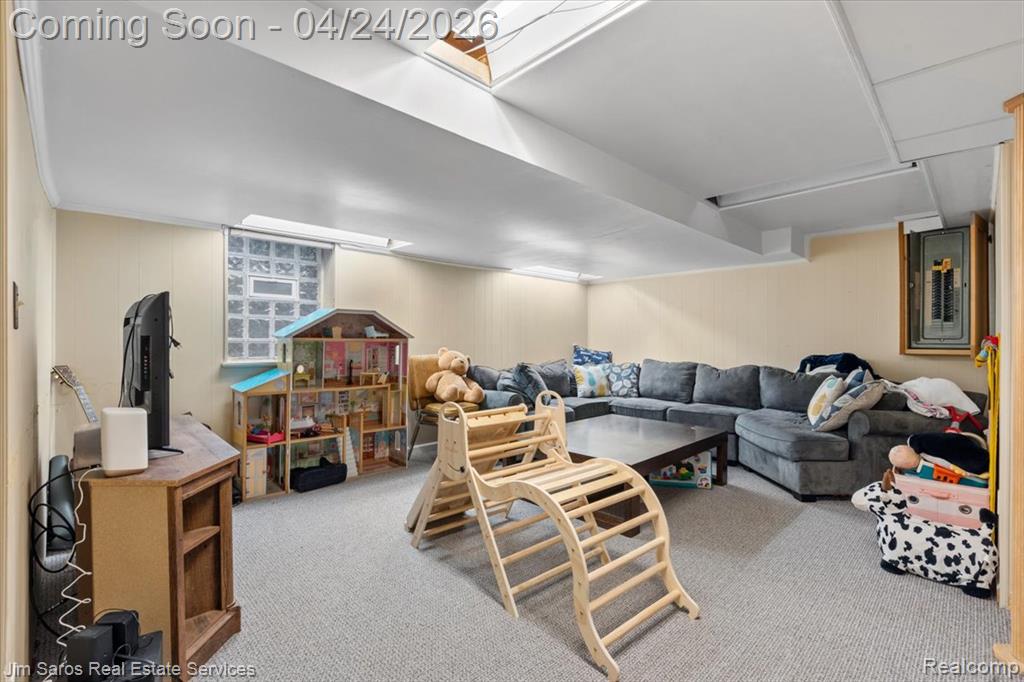 919 Cook Road, Grosse Pointe Woods, MI 48236 — Photo 28
