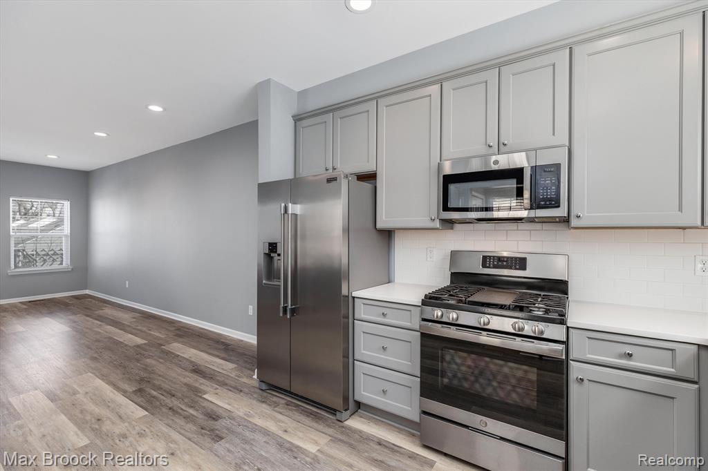 540 PARKDALE Lane, 72, Ferndale, MI 48220 — Photo 14
