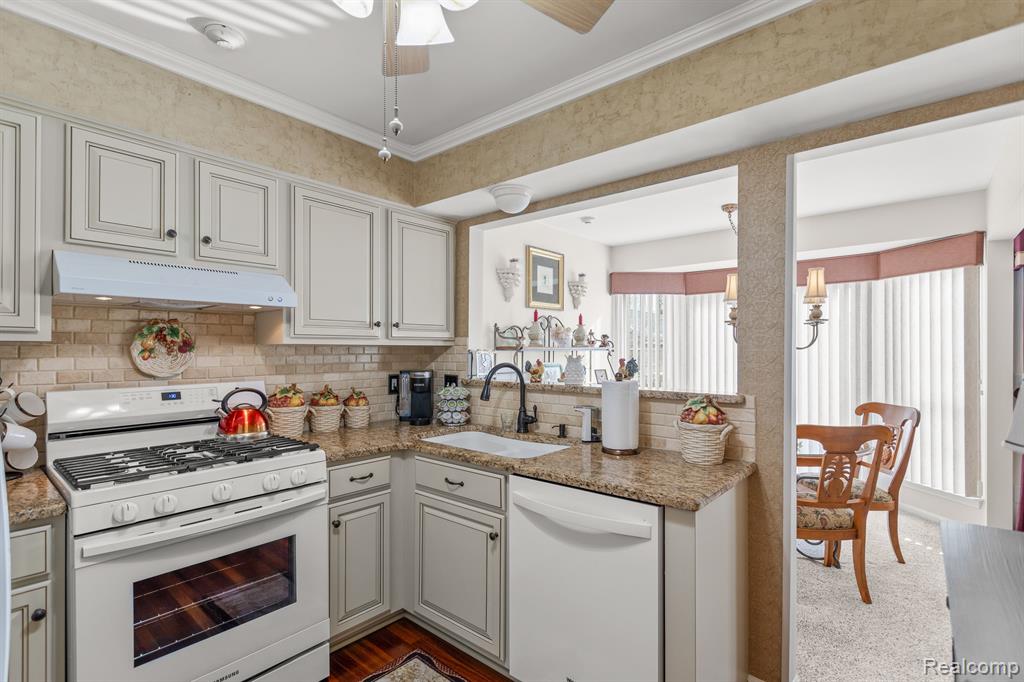 43579 YORKVILLE Drive, Canton, MI 48188 — Photo 2