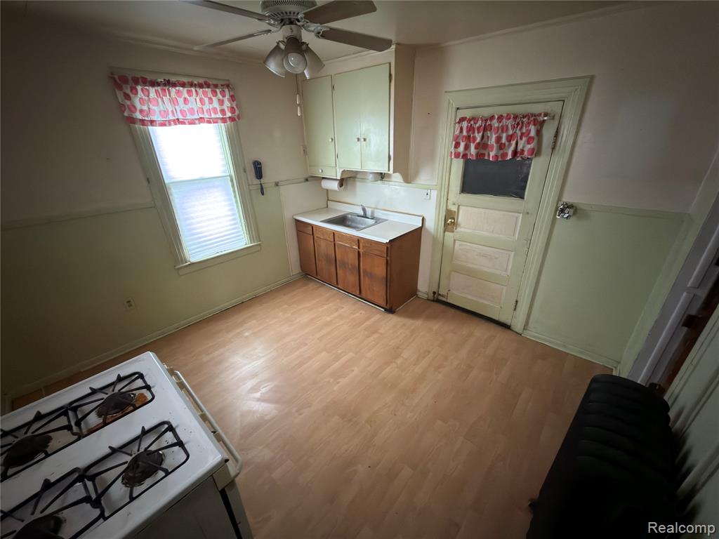 24 W James Street, River Rouge, MI 48218 — Photo 13