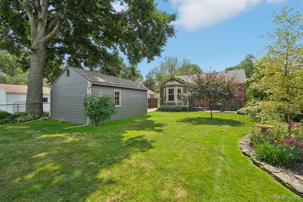 912 Cedar Hill Dr, Royal Oak, MI 48067 — Photo 23