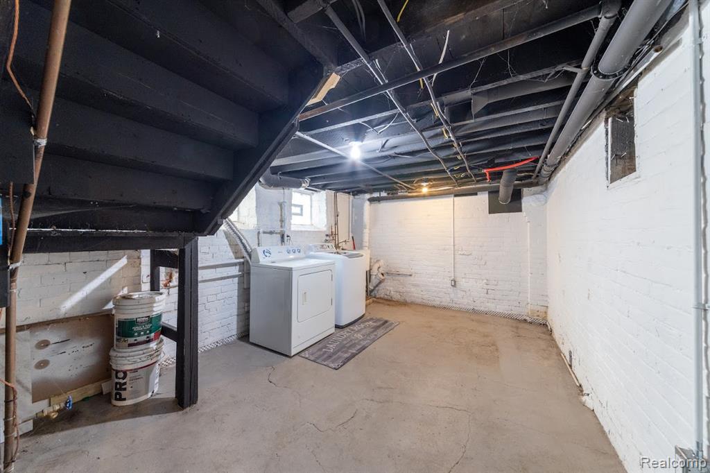644 Melbourne Street, Detroit, MI 48202 — Photo 15