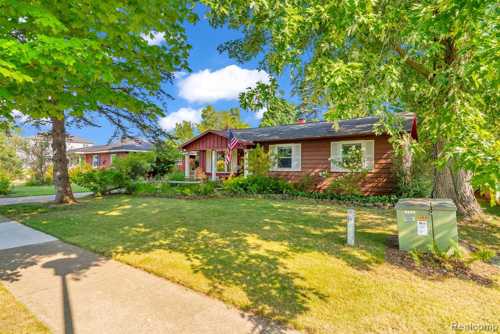 334 Fairfield Avenue, Holly, MI 48442 — Photo 31