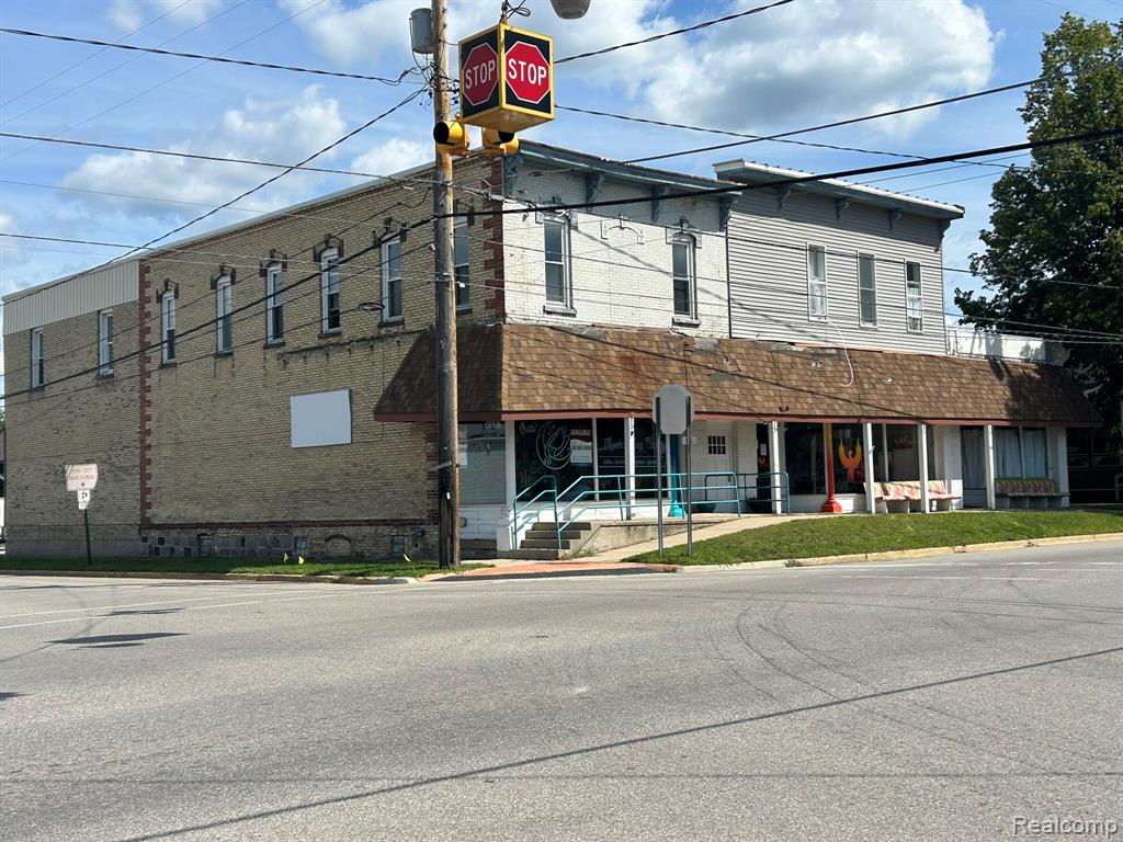 7 E Muskegon Street, Kent City, MI 49330 — Photo 2