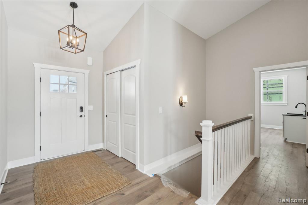 677 Round Rock Dr, Howell, MI 48843 — Photo 4